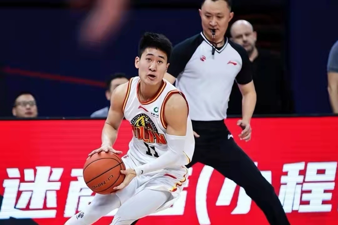 山东男篮今天最新消息山东男篮