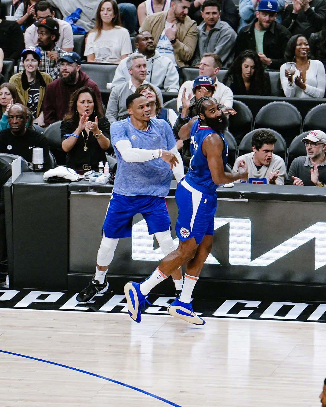 波尔图内部沟通备战NBA季后赛集结日摩纳哥豪取连胜，这操作让人直呼：今晨金州勇士调整名单以备欧冠的简单介绍