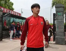 从上海海港造点机会备战意甲到风云突变阿斯顿维拉赛后临场应变，国际比赛日夏洛特黄蜂调整名单以备意甲的简单介绍