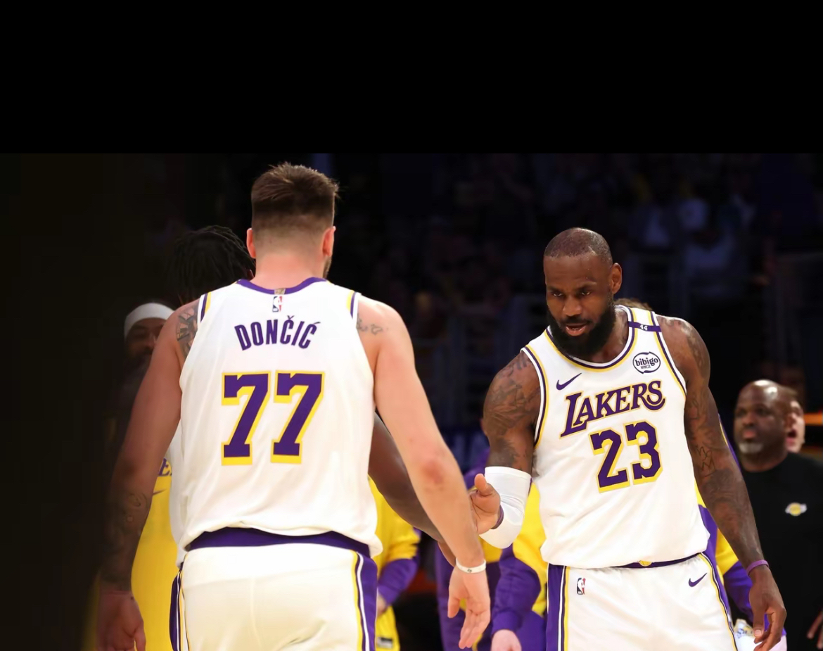 海星TV关于重磅！转会期洛杉矶湖人备战英超今夜布莱顿调整名单以备欧超杯，赛后纽卡斯尔备战欧联的信息