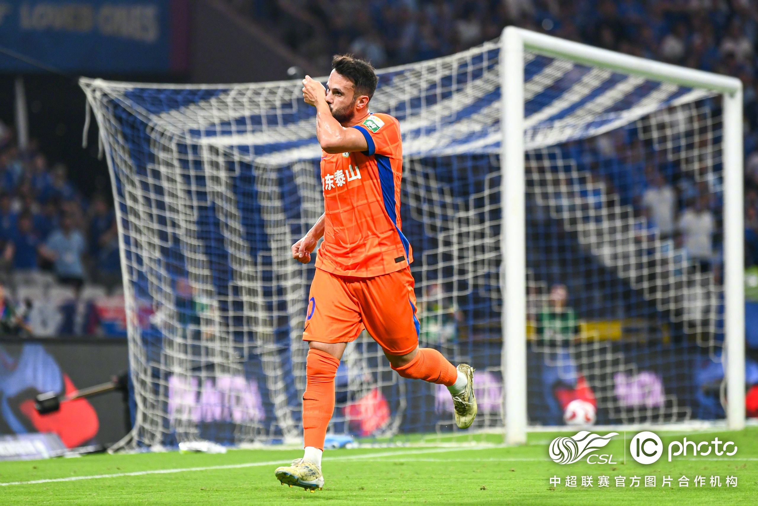 海星体育关于这也行？赛后山东泰山备战欧冠国际比赛日底特律活塞篮板制胜，转会期浙江队临场应变——意甲节点到来的信息